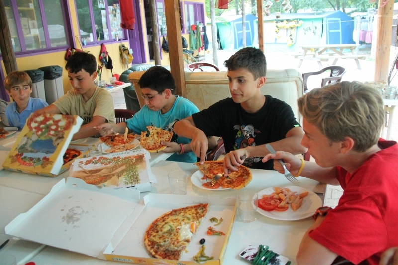 Village Camps International Summer Camp Ard&egrave;che, France 2019-07-26 https://www.villagecamps.com/journals_admin/images/926-22-18-07-2014 2(800x533) (33).jpg